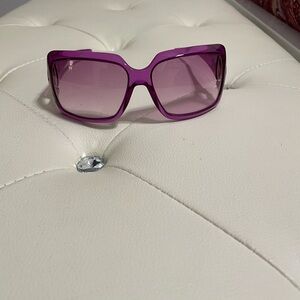 GUCCI Gold Horsebit sunglasses are perfect for any occasion. Purple Women/Men